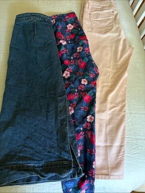 Joe Fresh Dark Blue Denim Jean skirt
Floral leggings
Light pink pants